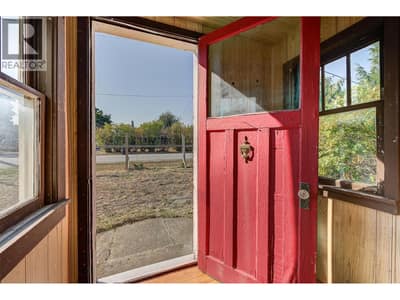 1060 Tataryn Road, Kelowna