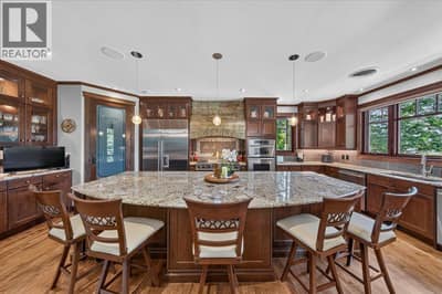 7495 Sun Valley Place, Radium Hot Springs