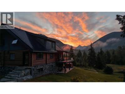 6580 Highway 6, Ymir