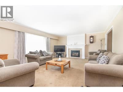 210 Wallace Road, Kelowna
