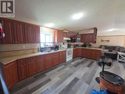 5277 45 Street SE, Chetwynd