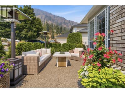 2142 Shannon Woods Way, West Kelowna