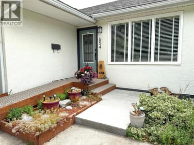654 Schofield Highway, Warfield