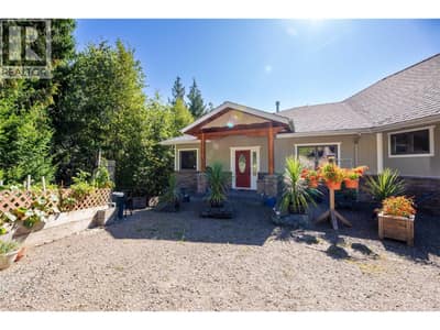 8738 Squilax Anglemont Road, St. Ives