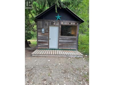 9052 6 Highway, Edgewood