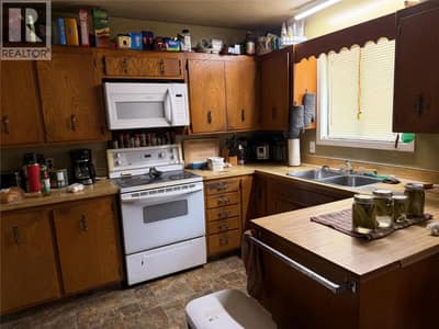 4243 Bloomquist Road, Malakwa