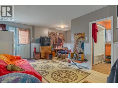 1976 Watson Lane, Fruitvale