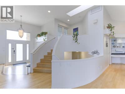 2296 Lillooet Crescent, Kelowna
