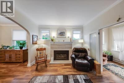 2081 Second Avenue, Trail