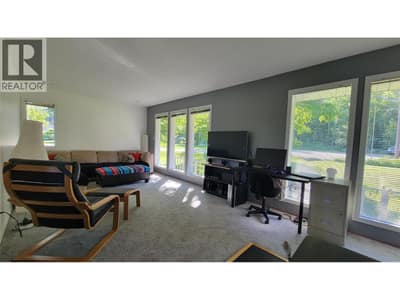 422 Dogwood Avenue, Sicamous