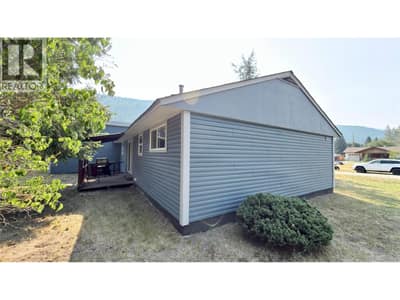 503 Woodgreen Crescent, Greenwood