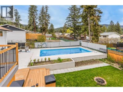 Gorgeous back yard oasis!