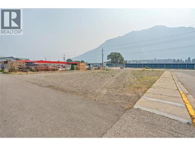 604 Veterans Avenue, Keremeos