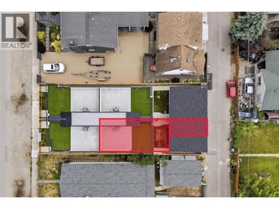 Unit #1 l 3 bed/ 3 bath townhome with direct access to the separate secure garage stall, private & fenced backyard space, and 500+ sqft rooftop patio!