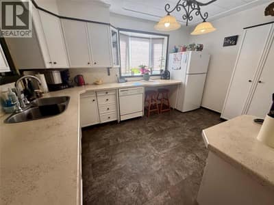 1094 Wanjoff Road, Robson