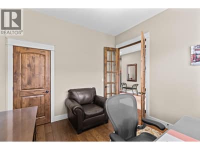 942 Hewetson Avenue, Kelowna