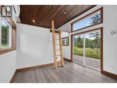5533 33 Highway Unit# 1, Beaverdell