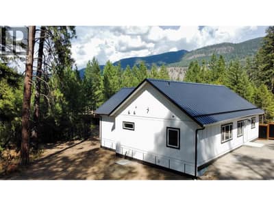 160 3rd Avenue, Christina Lake