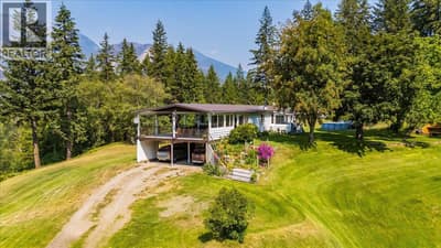 8716 Martens Road, Slocan