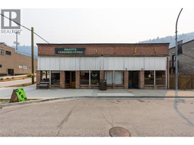 302 Copper Avenue S, Greenwood