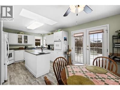 381 Robin Drive, Barriere