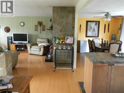 384 6 Highway S, Nakusp
