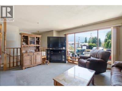 2613 Coutlee Avenue, Merritt
