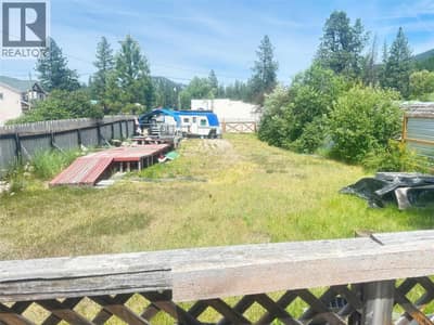 2 Wallace Mountain Road, Beaverdell