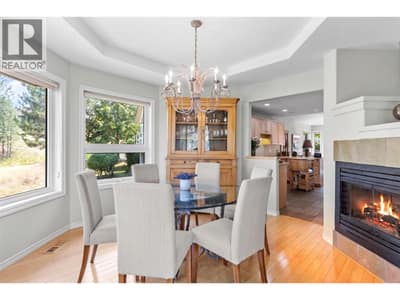 Dining room.