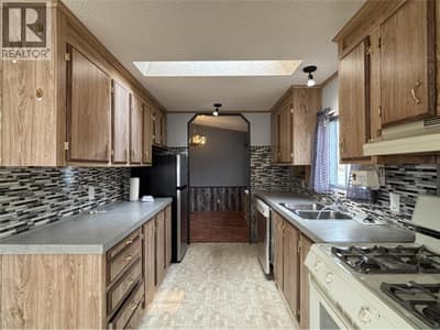 311 McDonald Avenue, Clinton