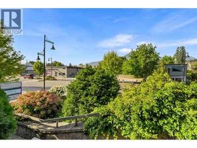 218A Broadway Street W, Nakusp