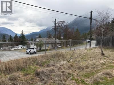 701 COLUMBIA Street, Lillooet