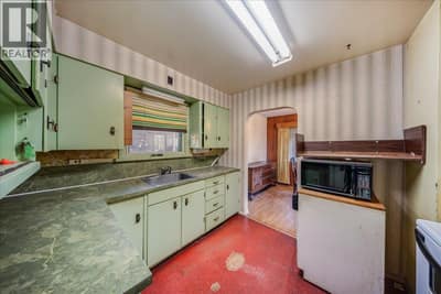 664 Forrest Drive, Warfield