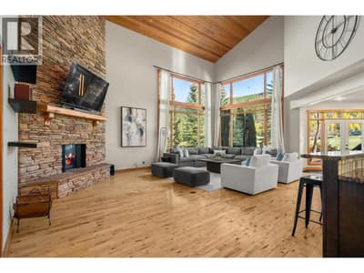 1802 GREYWOLF Drive, Panorama