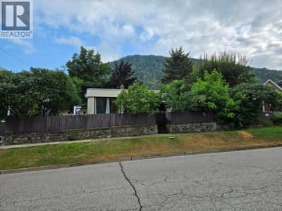 2172 Second Avenue, Trail