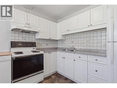 1697 GREENFIELD Avenue Unit# 56, Kamloops