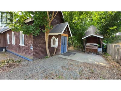 2193 Park Avenue, Lumby