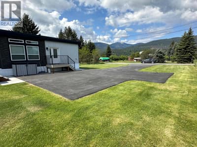 928 Waterloo Crescent, Castlegar