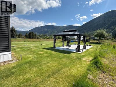 928 Waterloo Crescent, Castlegar