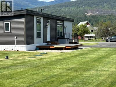 928 Waterloo Crescent, Castlegar