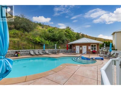 Pool & Hot Tub