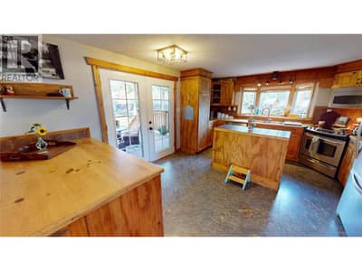 7159 Rosen Lake Road, Jaffray