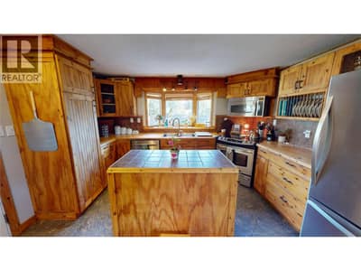 7159 Rosen Lake Road, Jaffray