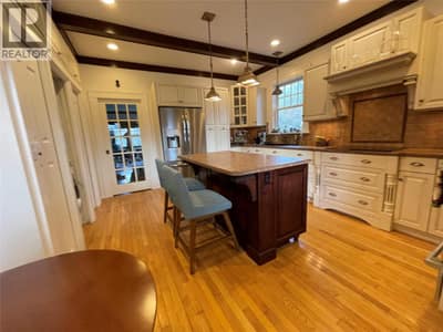 1912 Abbott Street, Kelowna