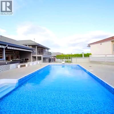 Large sale water pool