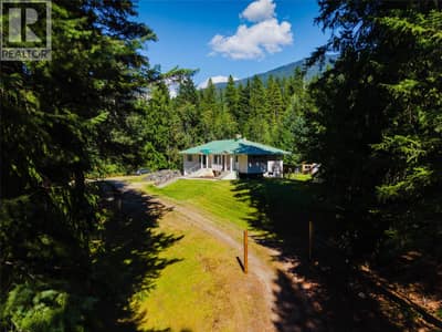 852 RIONDEL Road, Riondel