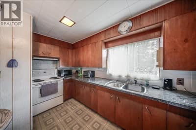 1924 Davis Street, Rossland