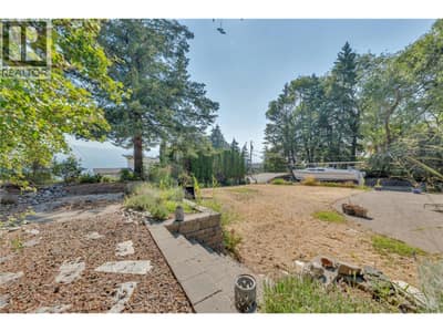 14416 Fisher Close, Summerland