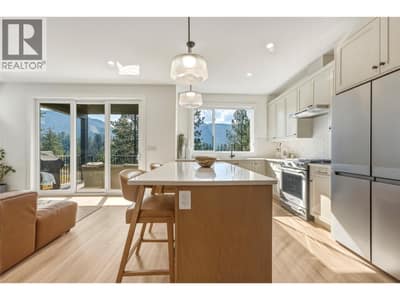 7012 Manning Place, Vernon