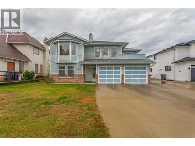 Double Garage with Ample Parking!